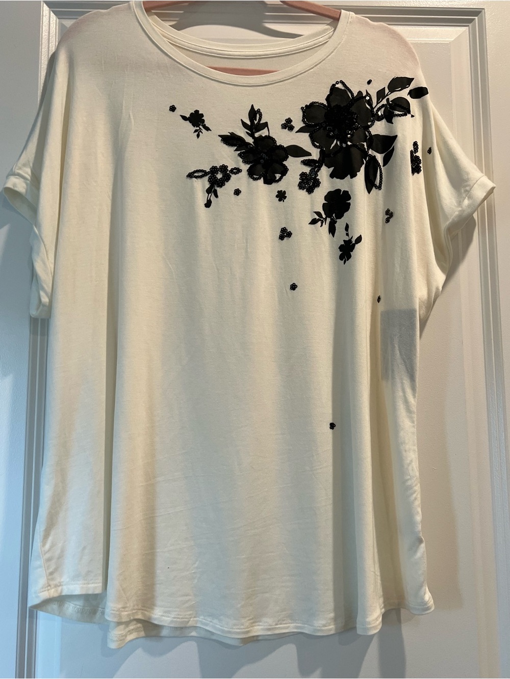Apt. 9 White Short Sleeve Tee with Black Floral Applique Accent